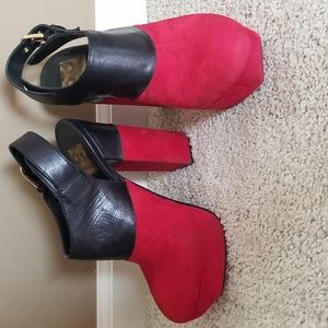 Dolce Vita Black & Red size 6